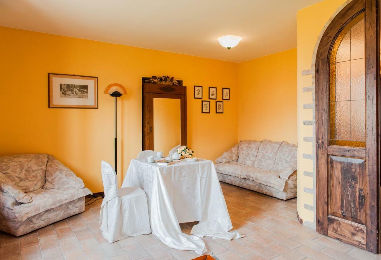 Agriturismo Wine Casale Villa Chiara Torgiano Bagian luar foto